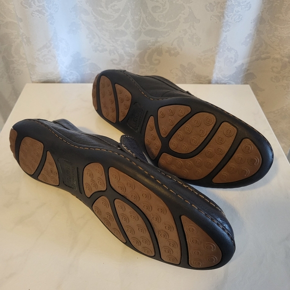 BORN Men's Loafer Driving Leather Shoes, Size 12M, Black, Slip on, Classic Style - Picture 14 of 16